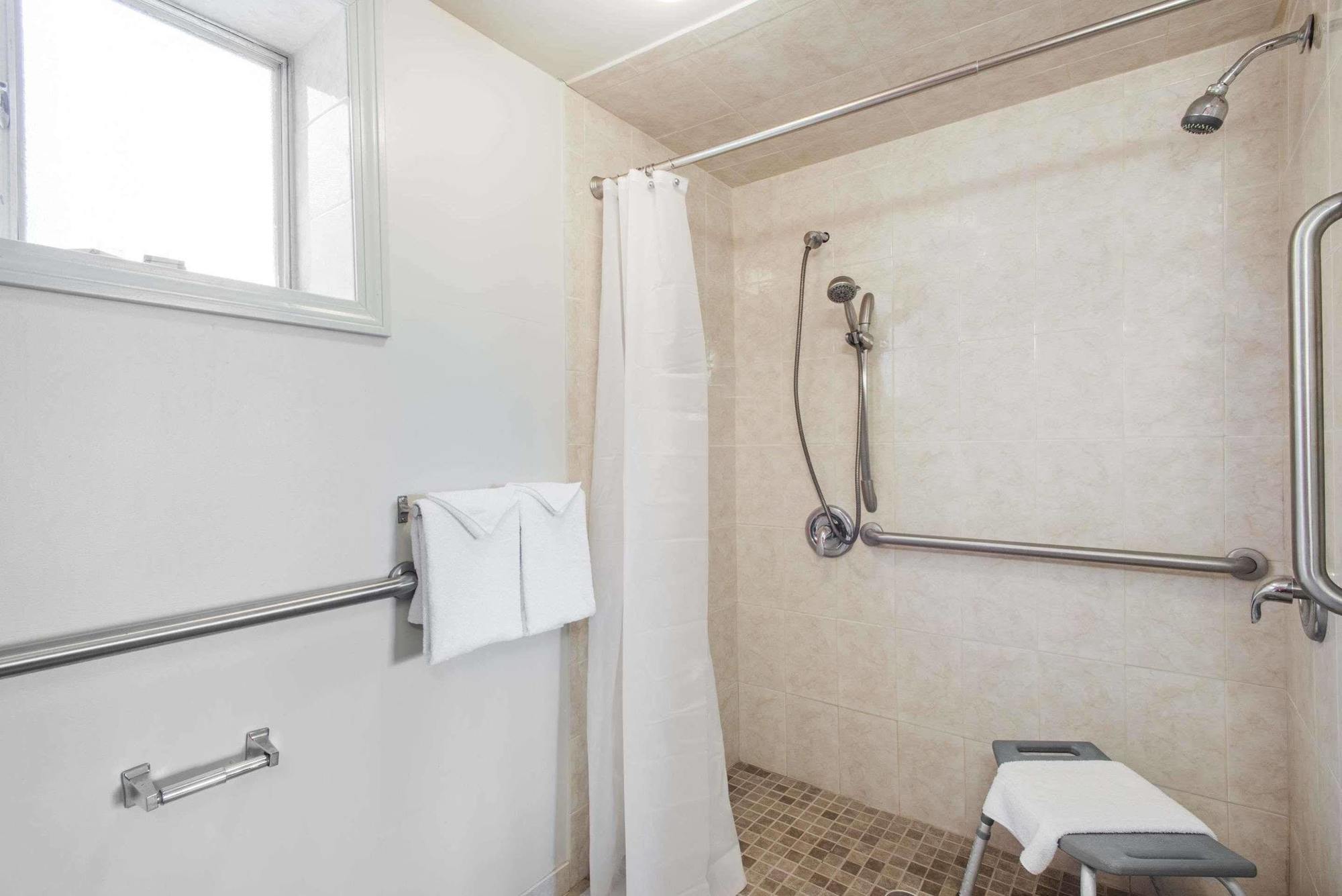 Budget Inn/ Natick Εξωτερικό φωτογραφία